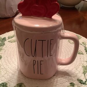 Rae Dunn CUTIE PIE Ceramic Mug with hearts lid